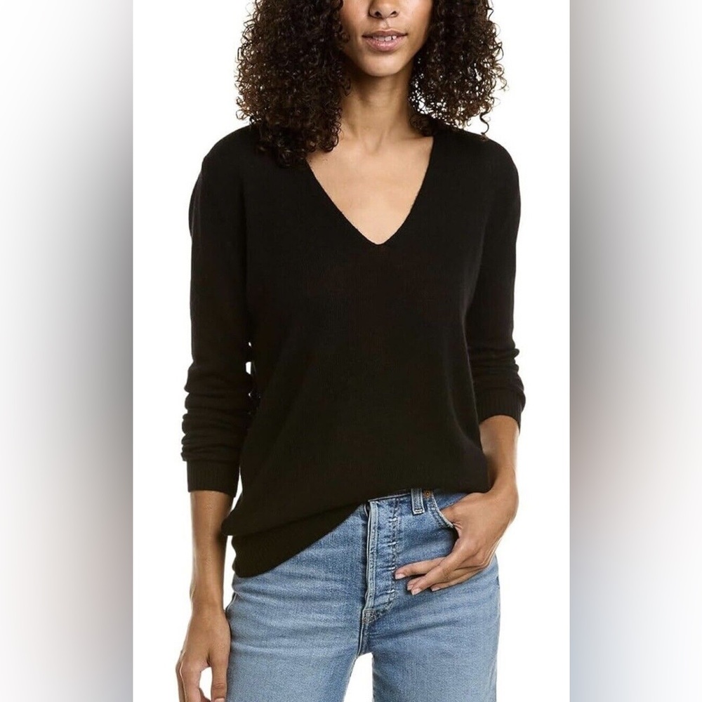 Theory Ronzons Cashwool Merino Wool Black Ribbed v neck Sweater black